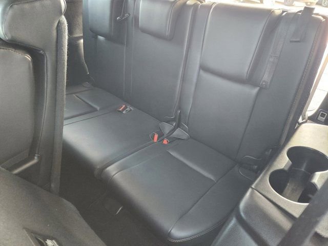 Used 2019 Toyota Highlander XLE image 32