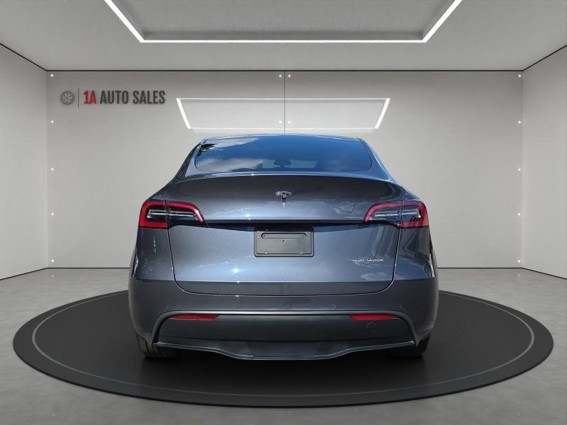 Used 2022 Tesla Model Y Long Range image 4