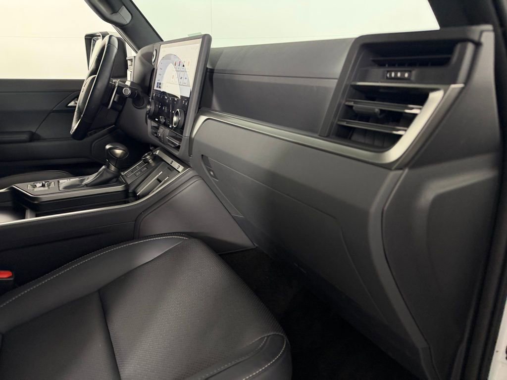 Used 2024 Lexus GX 550 w/ Cold Area Package image 32