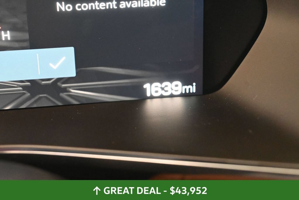 Used 2025 GMC Canyon AT4 w/ Nightfall Edition AWD/4WD image 37