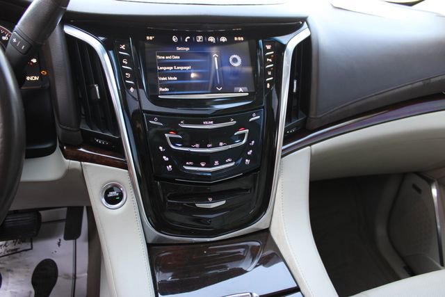 Used 2015 Cadillac Escalade ESV Premium AWD/4WD image 18