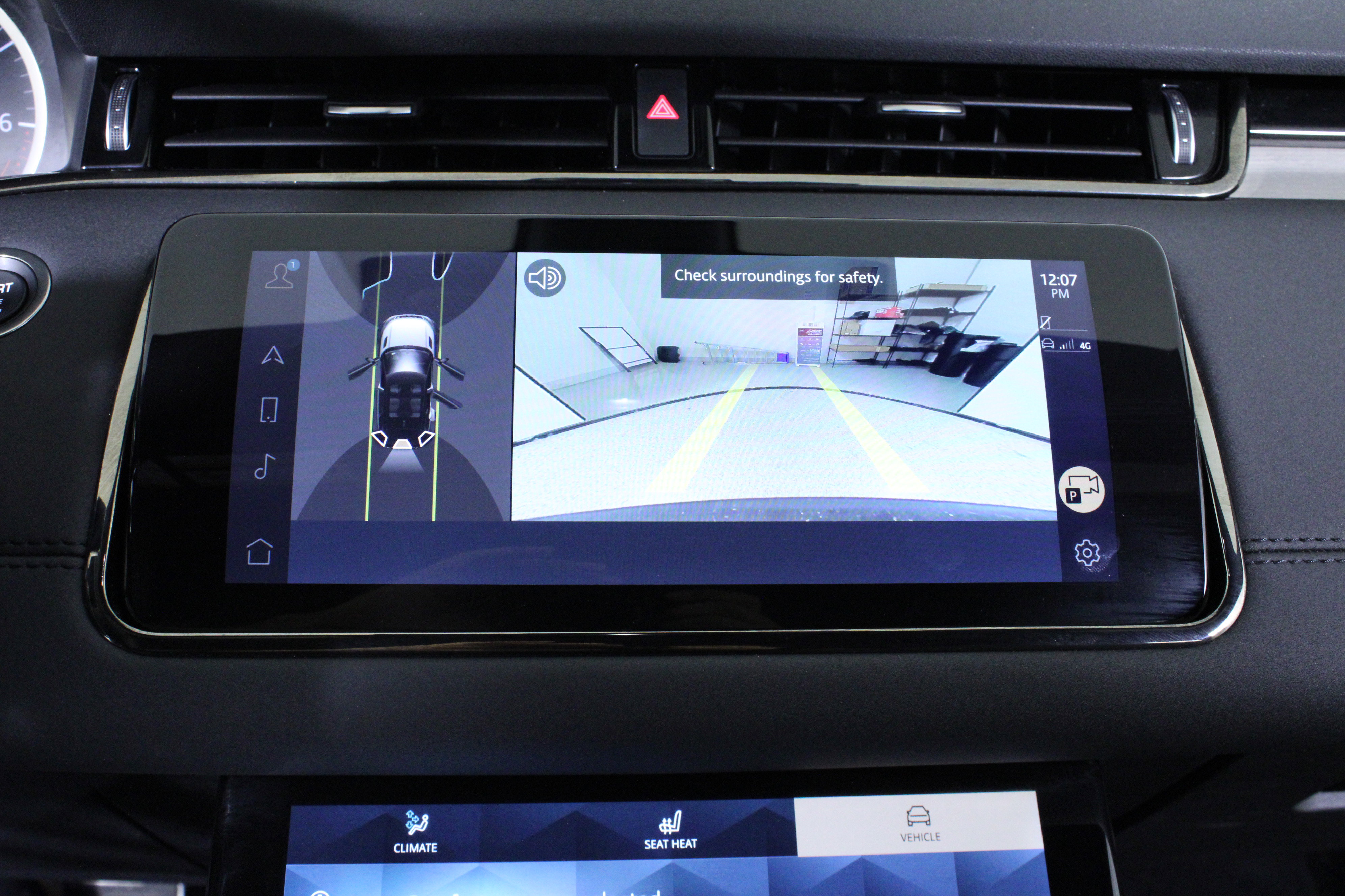 Used 2023 Land Rover Range Rover Evoque R-Dynamic SE image 24