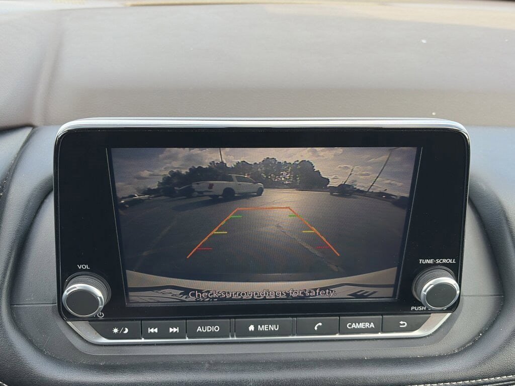 Used 2023 Nissan Rogue SV image 13