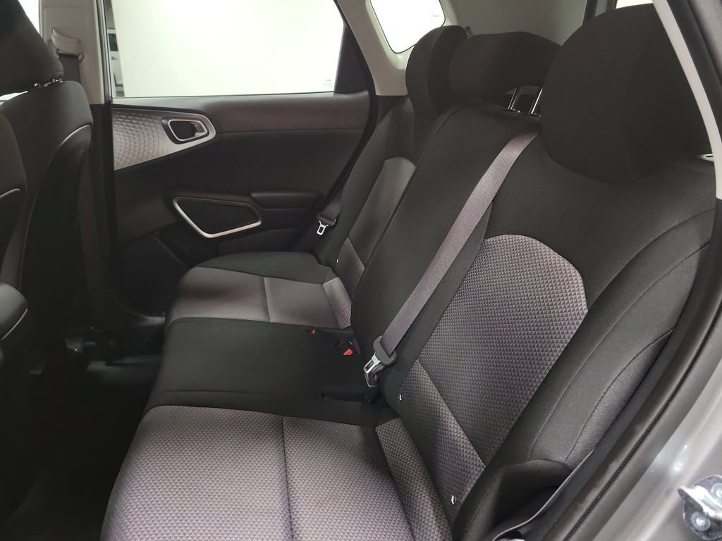 Used 2025 Kia Soul LX w/ LX Technology Package FWD image 25