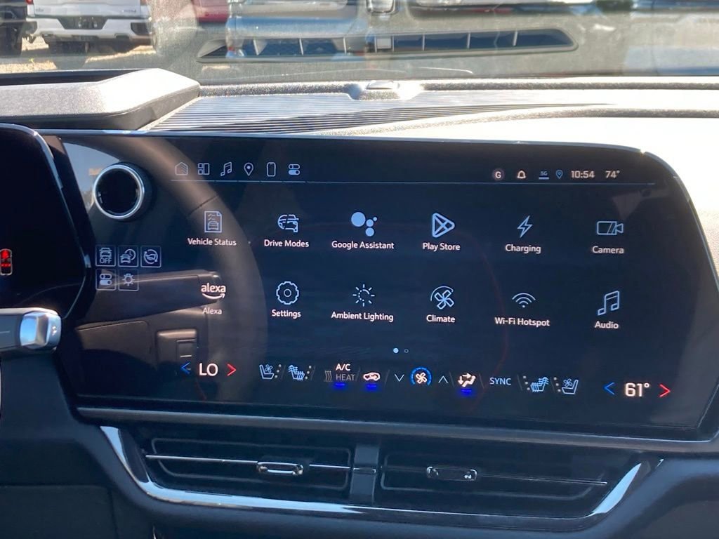 New 2025 Chevrolet Equinox EV RS w/ Convenience Package II FWD image 17