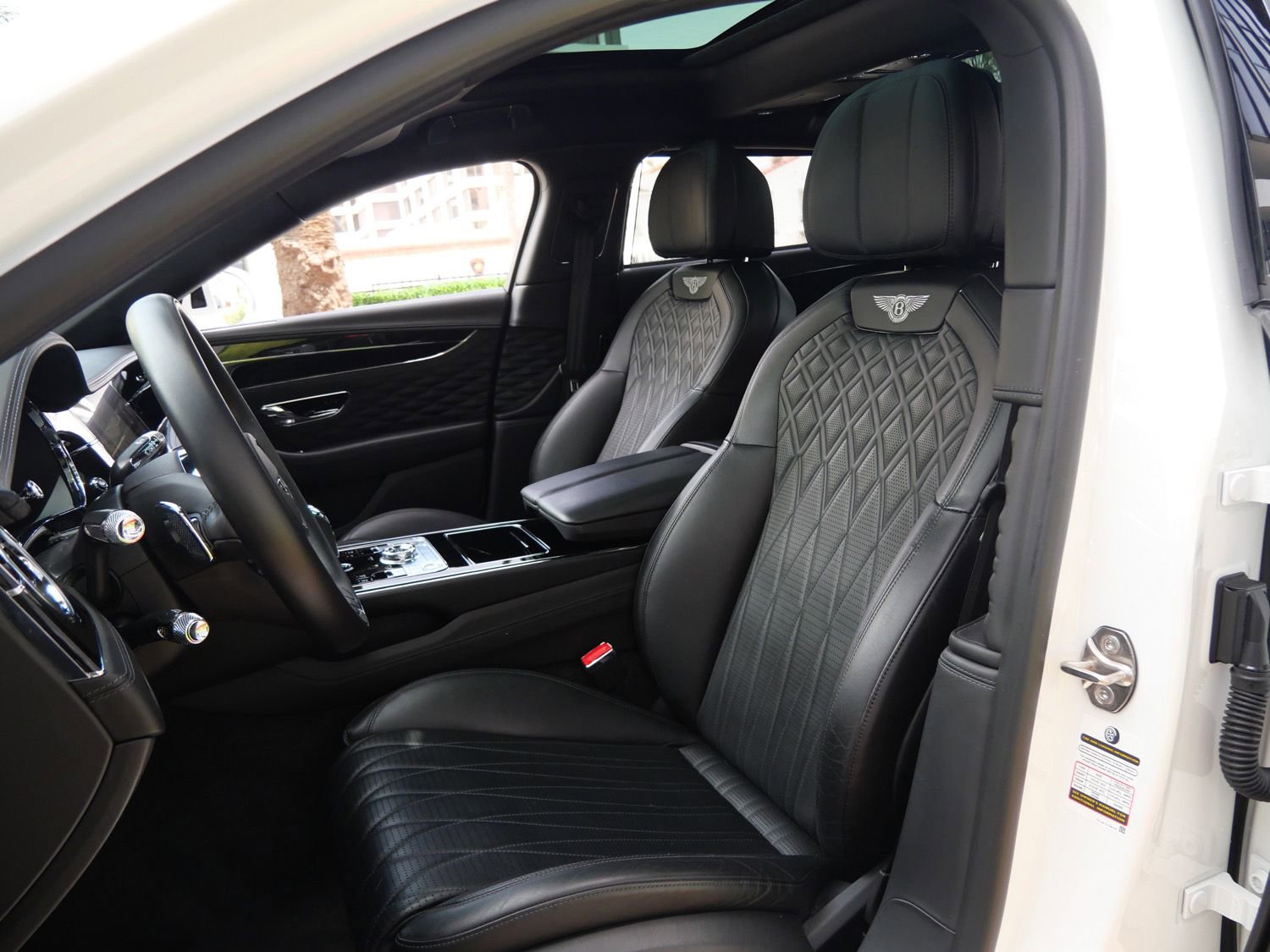 Used 2022 Bentley Flying Spur V8 AWD/4WD image 16