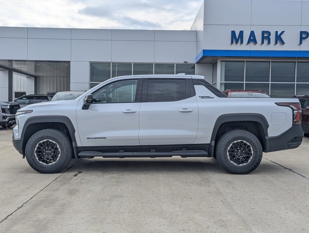 New 2026 Chevrolet Silverado EV Trail Boss image 9