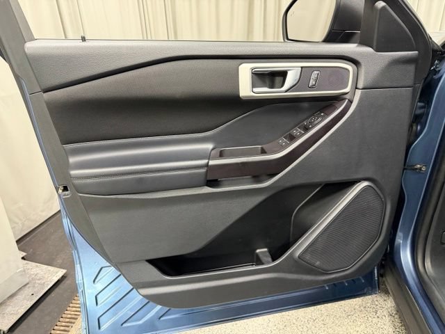 Used 2020 Ford Explorer XLT AWD/4WD image 19