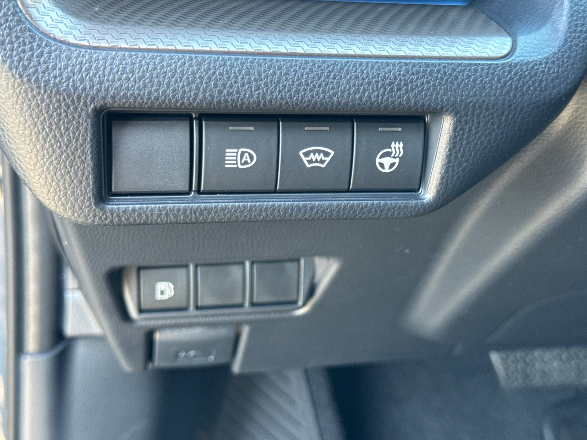 New 2027 Toyota Prius XLE FWD image 28