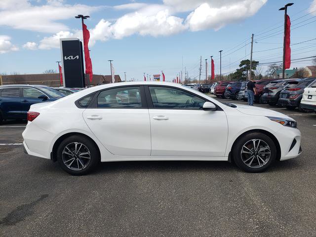 Certified 2024 Kia Forte LXS image 3