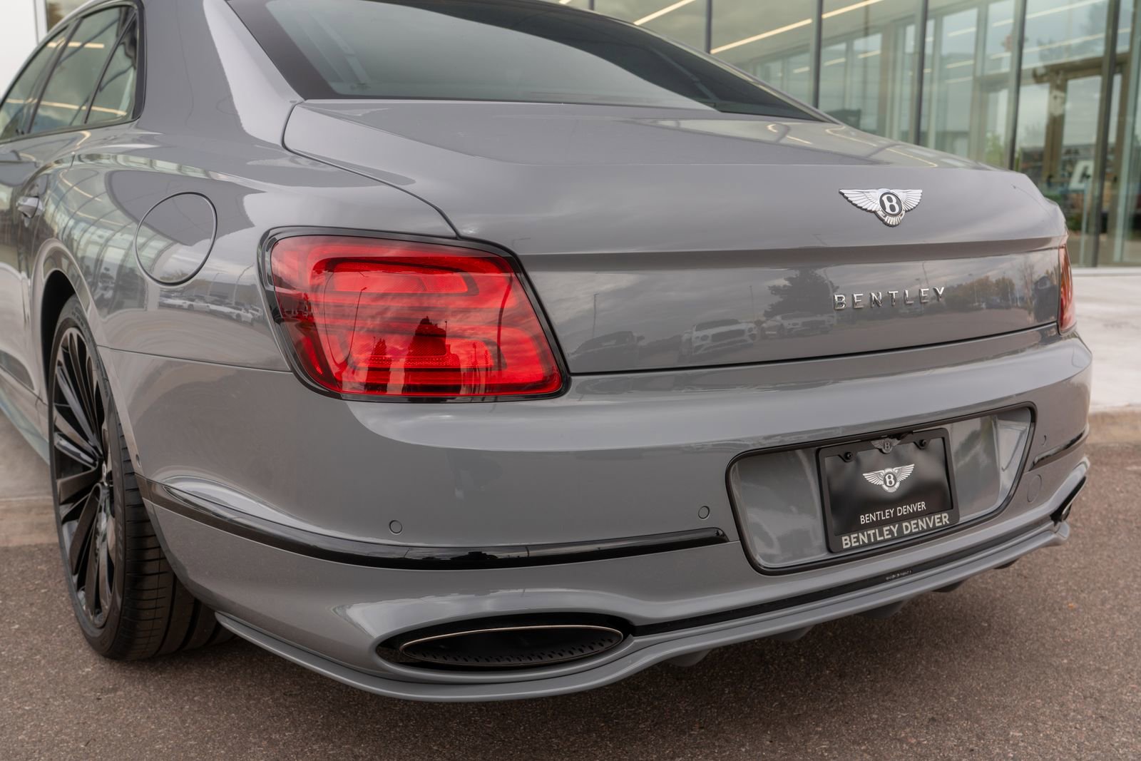 New 2025 Bentley Flying Spur Plug-In Hybrid image 14