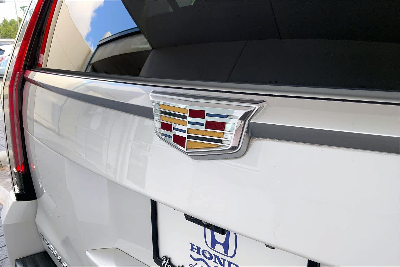 Used 2018 Cadillac Escalade Luxury AWD/4WD image 33
