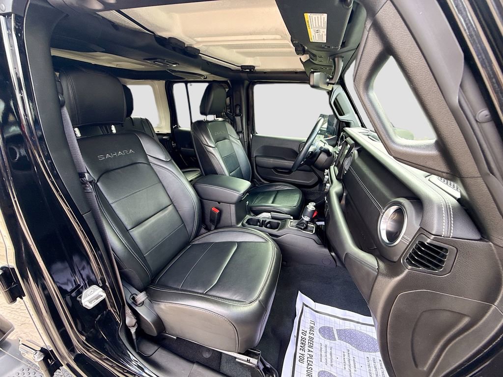Used 2022 Jeep Wrangler Unlimited Sahara AWD/4WD image 33