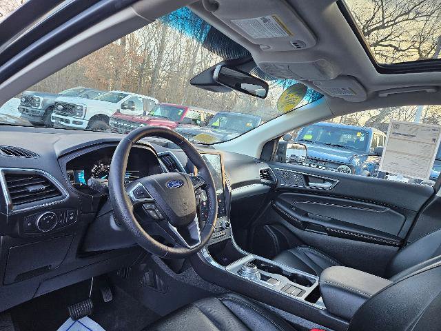 Certified 2022 Ford Edge Titanium w/ Equipment Group 301A image 17