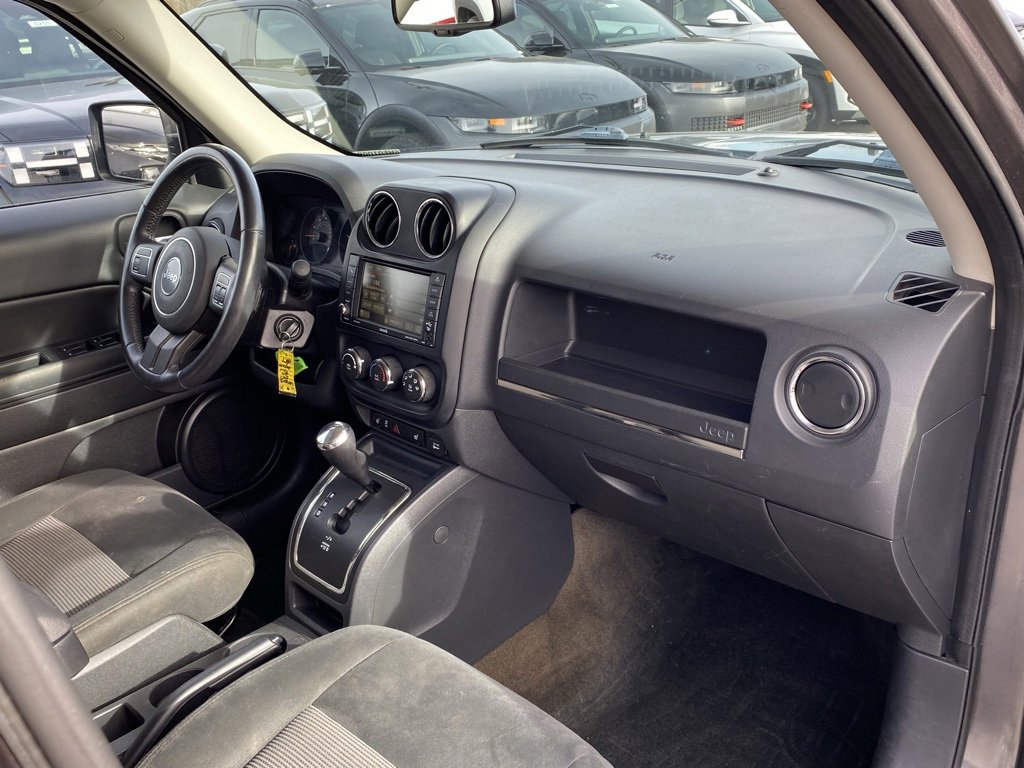 Used 2017 Jeep Patriot Latitude image 29