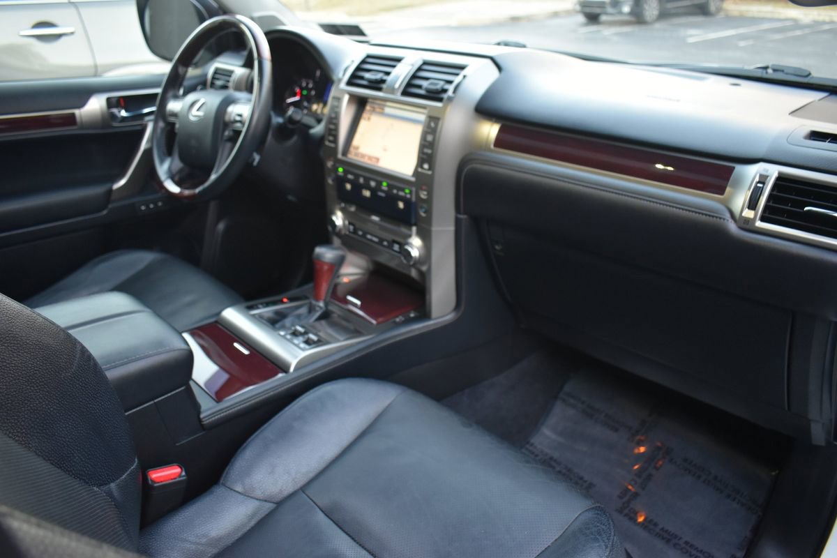 Used 2014 Lexus GX 460 w/ Premium Package image 18