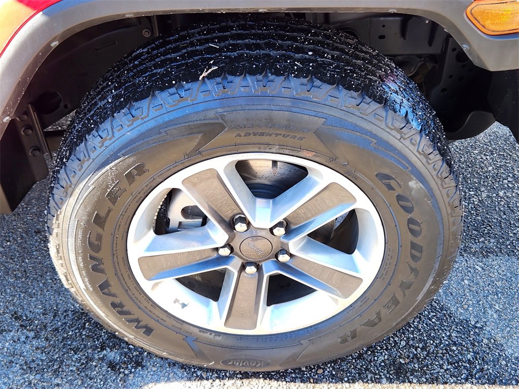 Used 2022 Jeep Wrangler Unlimited Sahara w/ Cold Weather Group image 13