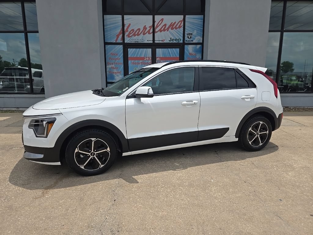 Used 2024 Kia Niro EX FWD image 5