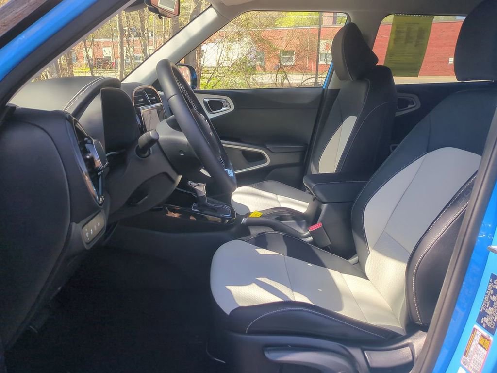 Used 2024 Kia Soul GT-Line FWD image 22