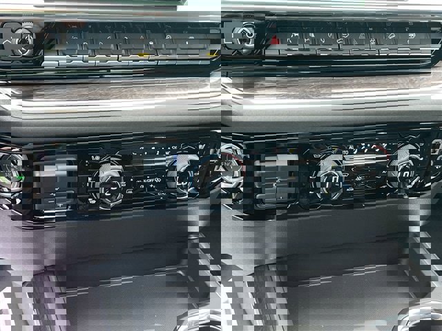 New 2026 Chevrolet Silverado 1500 LTZ w/ LTZ Premium Package image 18