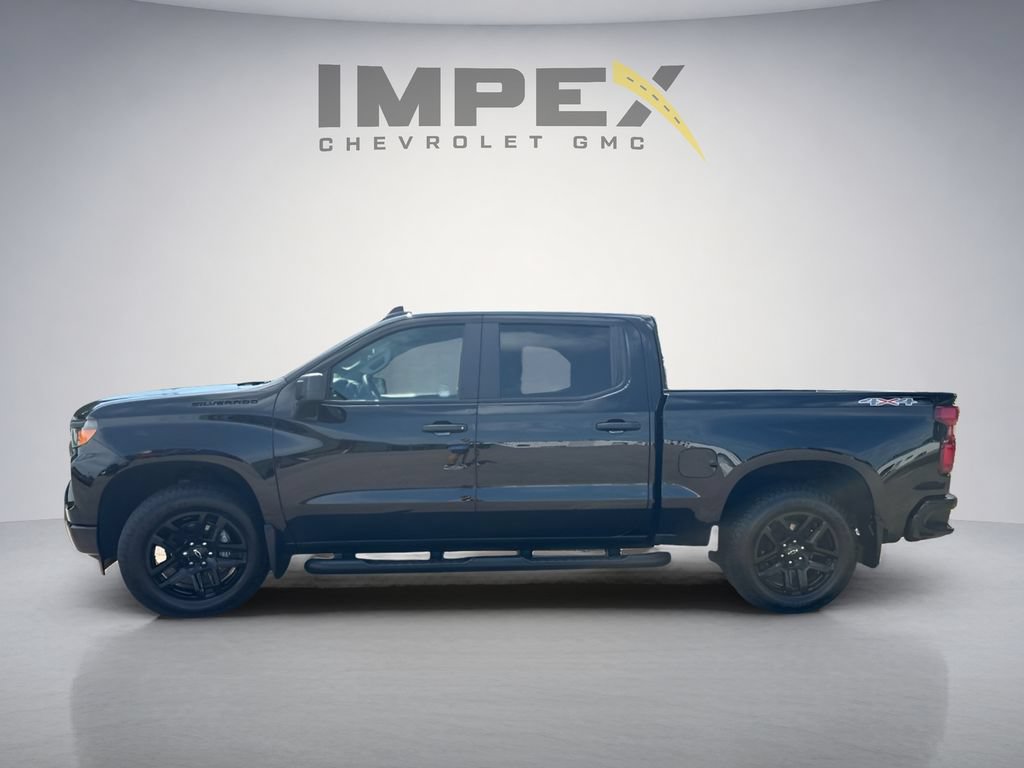 Used 2024 Chevrolet Silverado 1500 Custom AWD/4WD image 2