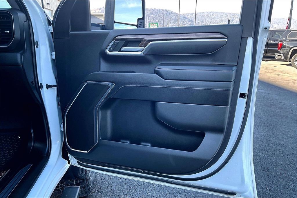 Used 2024 Chevrolet Silverado 3500 LT w/ Convenience Package image 25