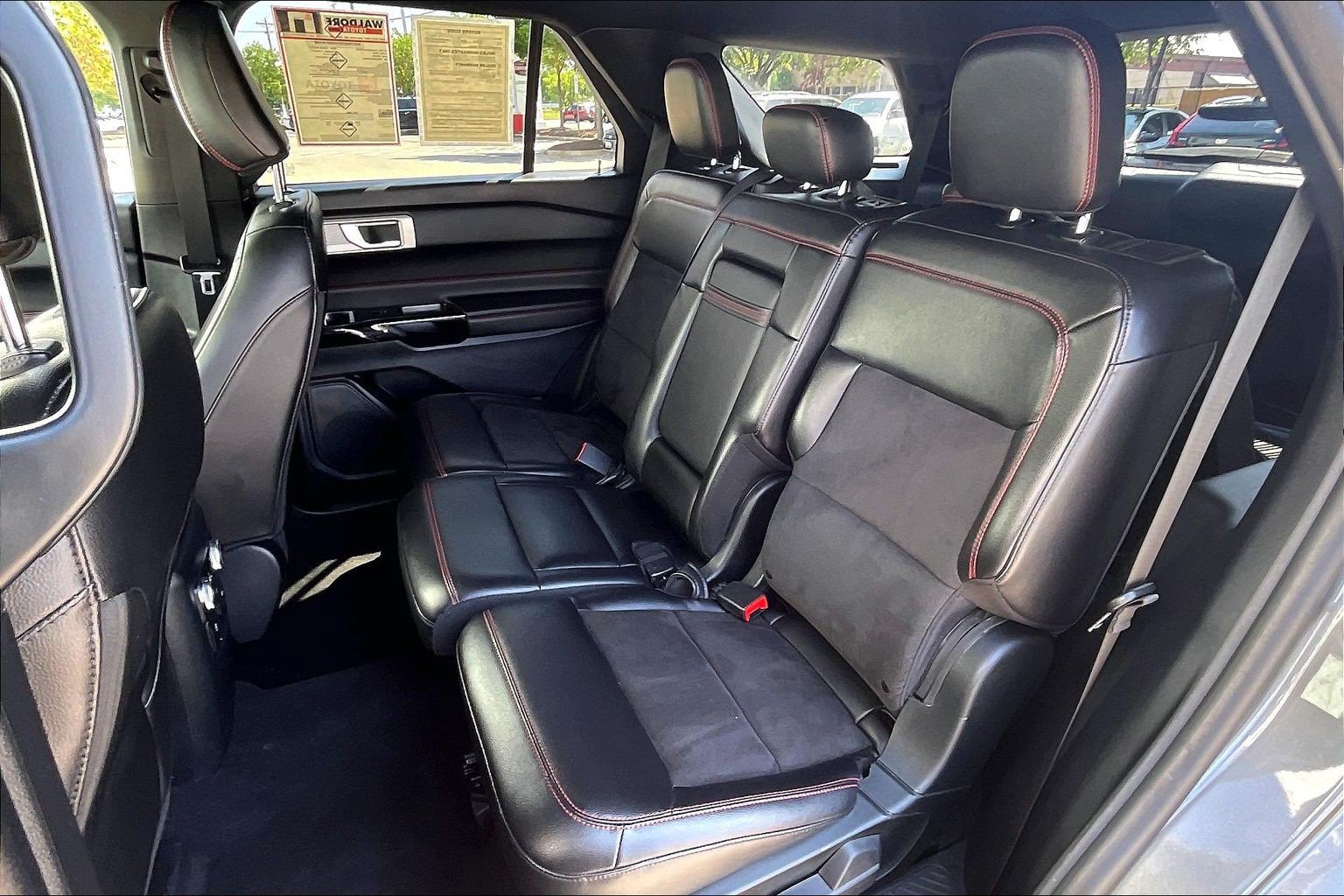 Used 2023 Ford Explorer ST-Line AWD/4WD image 30