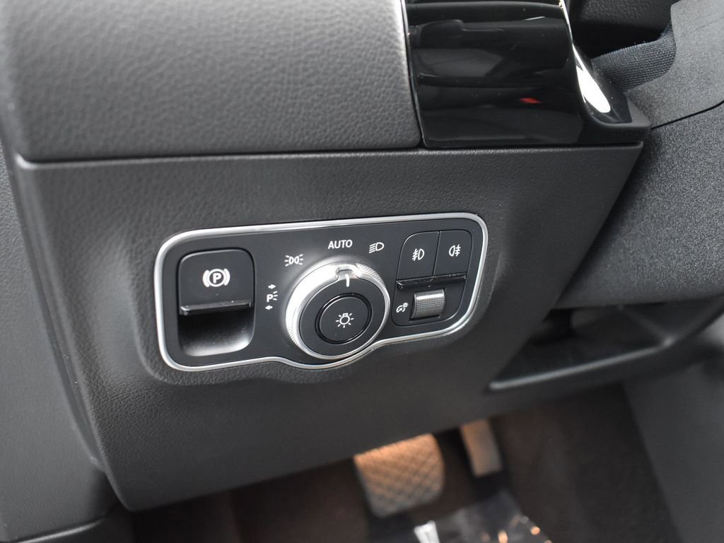 Used 2022 Mercedes-Benz GLA 250 4MATIC image 9