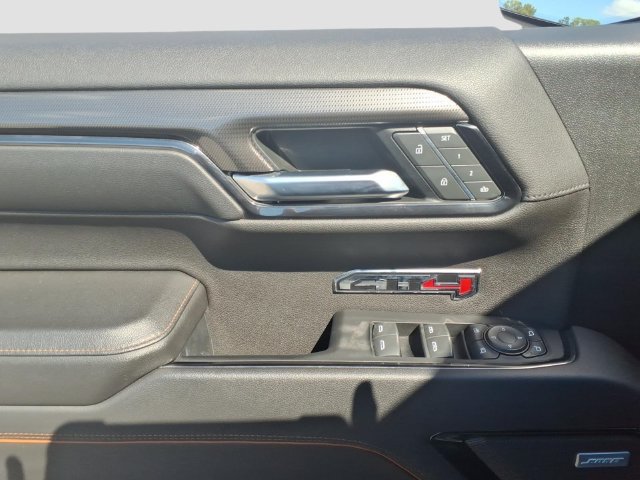 Used 2022 GMC Sierra 1500 AT4 w/ AT4 Preferred Package AWD/4WD image 8