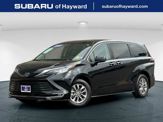 Used 2022 Toyota Sienna XLE