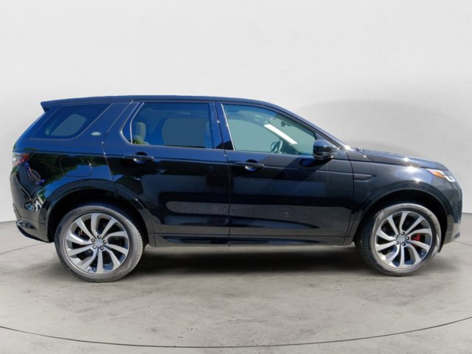 Used 2024 Land Rover Discovery Sport S image 8