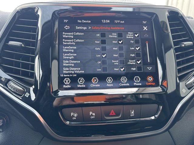 Used 2021 Jeep Cherokee Limited image 31