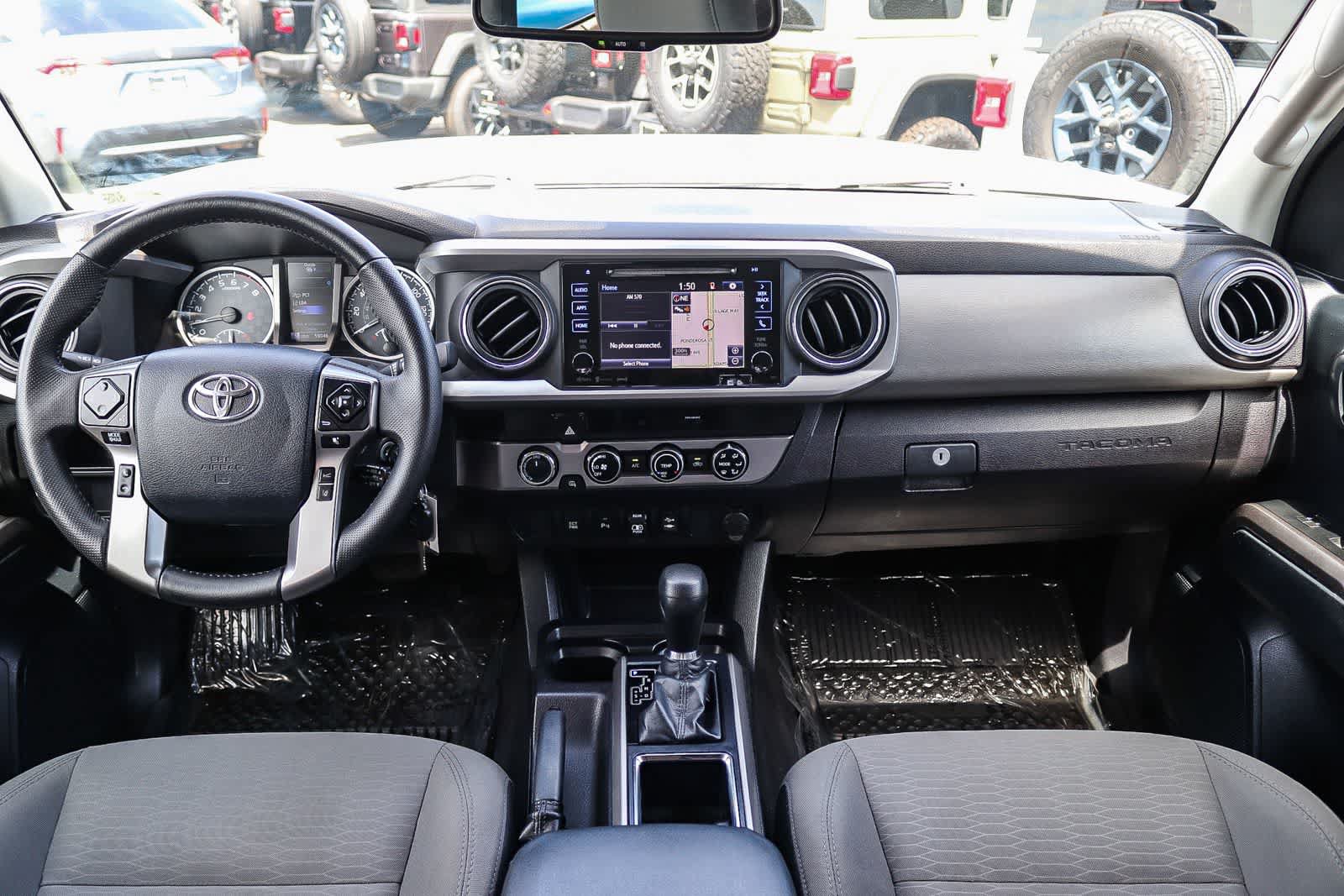 Used 2018 Toyota Tacoma SR5 AWD/4WD image 12
