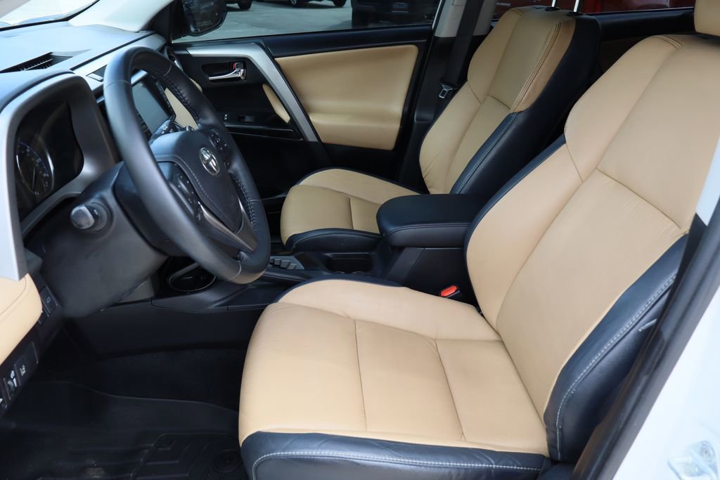 Used 2018 Toyota RAV4 Limited w/ Advanced Technology Package image 20