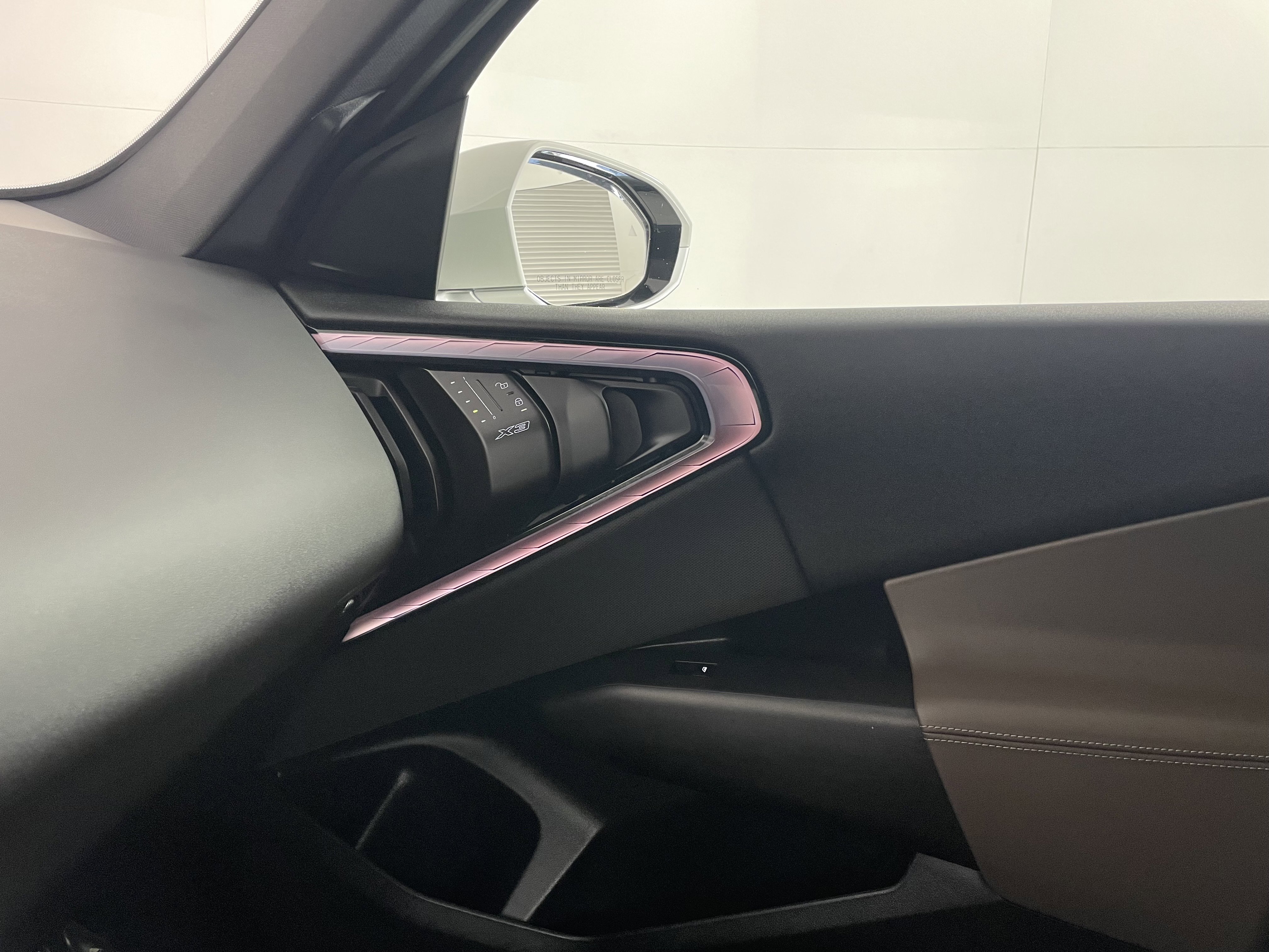 Used 2025 BMW X3 xDrive30i w/ Convenience Package image 12