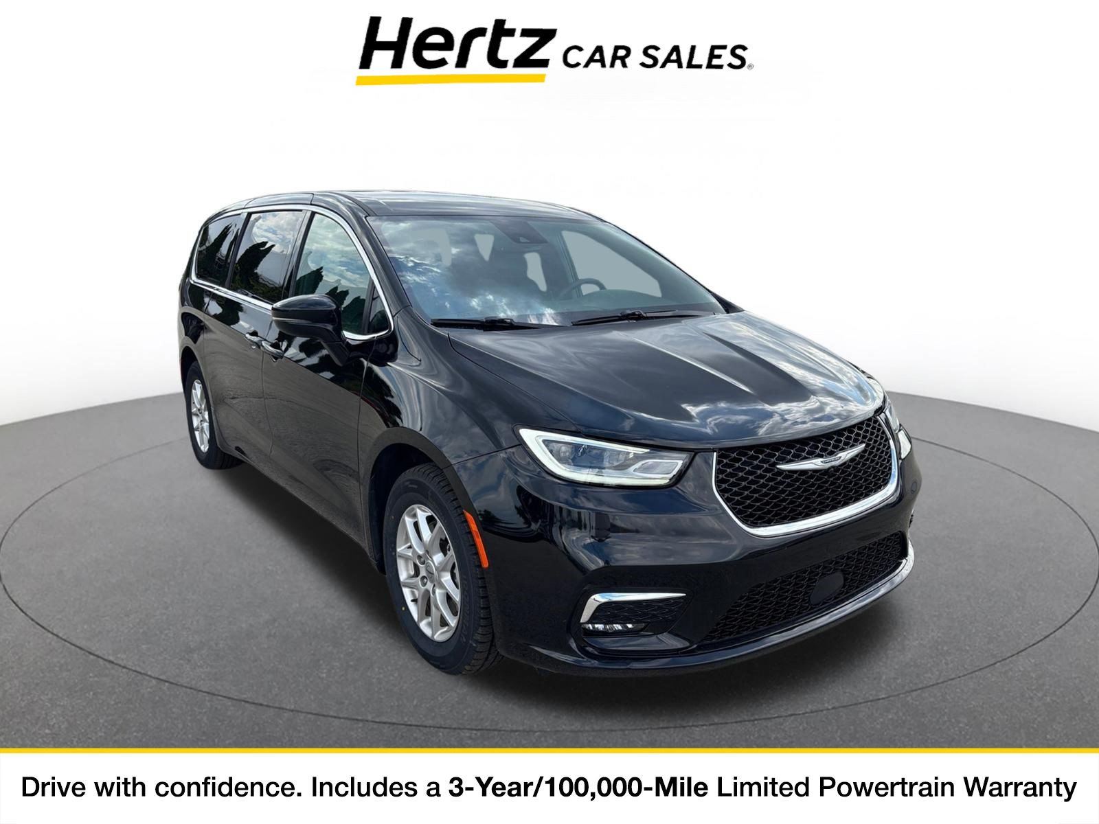 Used 2025 Chrysler Pacifica Select