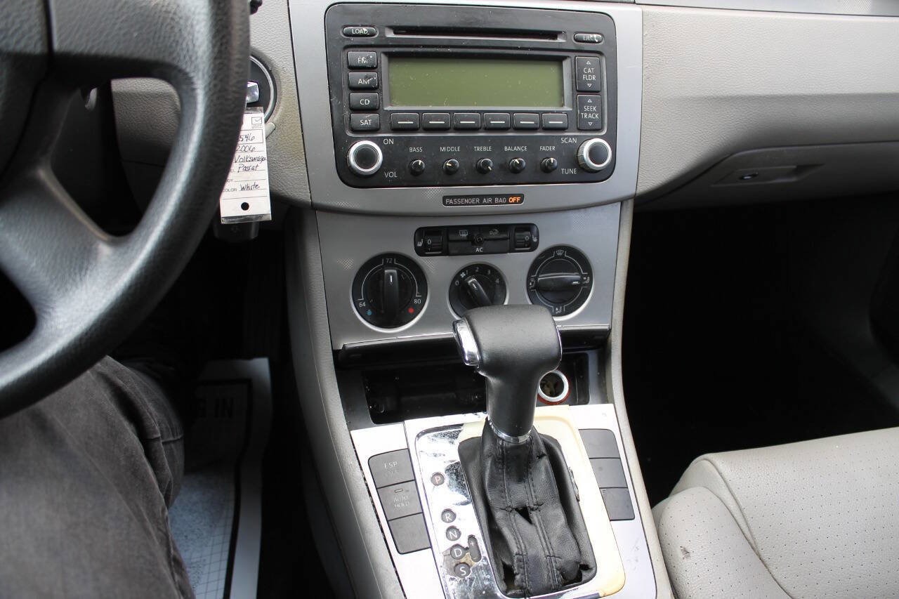 Used 2006 Volkswagen Passat 2.0T image 40