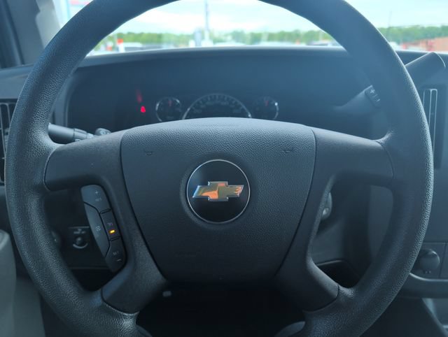 Used 2025 Chevrolet Express 3500 LT w/ LT Preferred Equipment Group RWD image 15