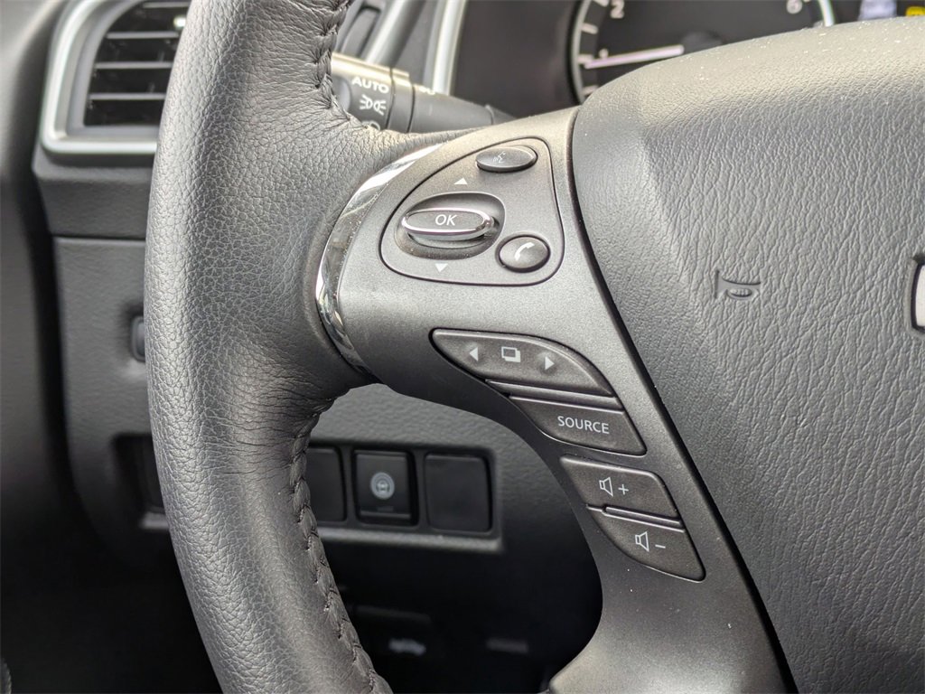 Used 2024 Nissan Murano SV w/ SV Midnight Edition Package image 19