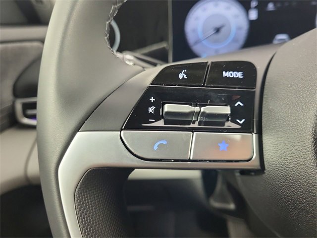 Certified 2025 Hyundai Elantra Limited image 28