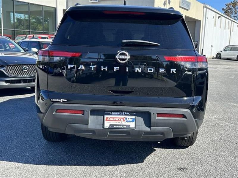 Used 2025 Nissan Pathfinder SV image 7
