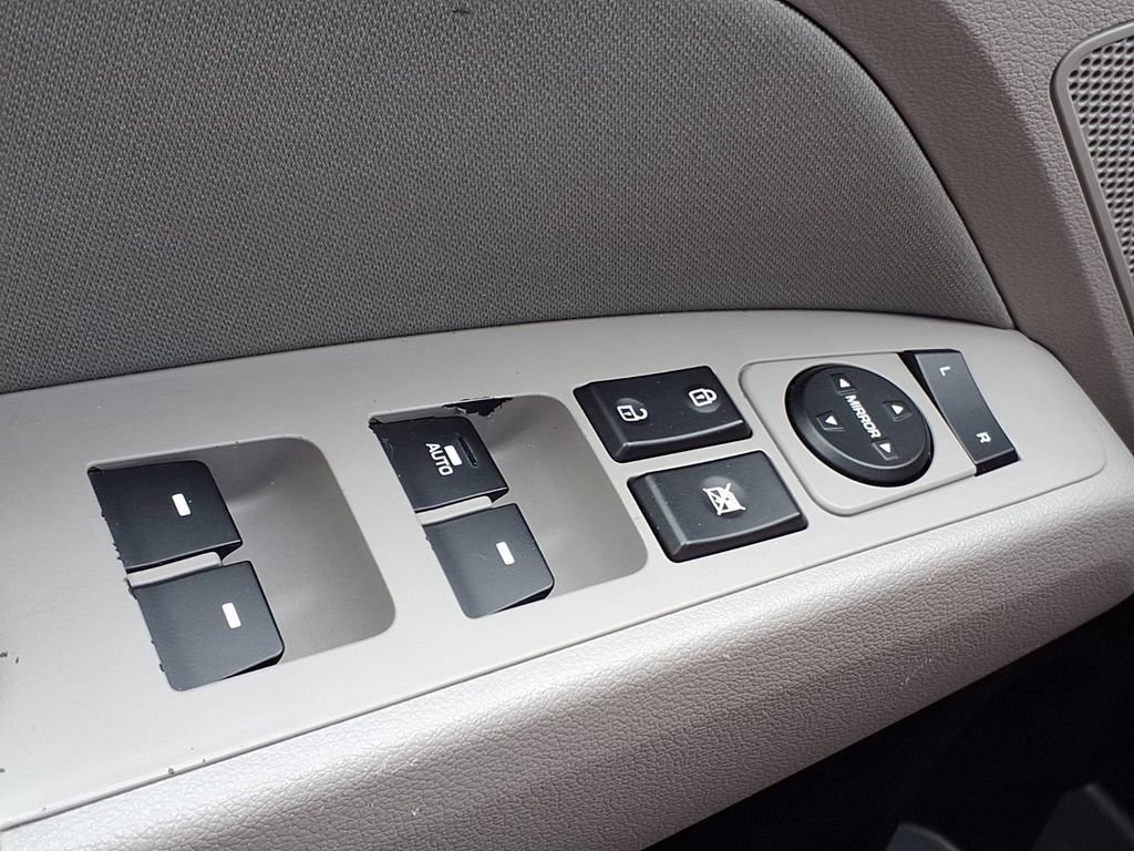 Used 2018 Hyundai Elantra Value Edition FWD image 21
