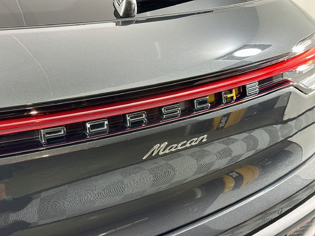 Certified 2026 Porsche Macan AWD/4WD image 34