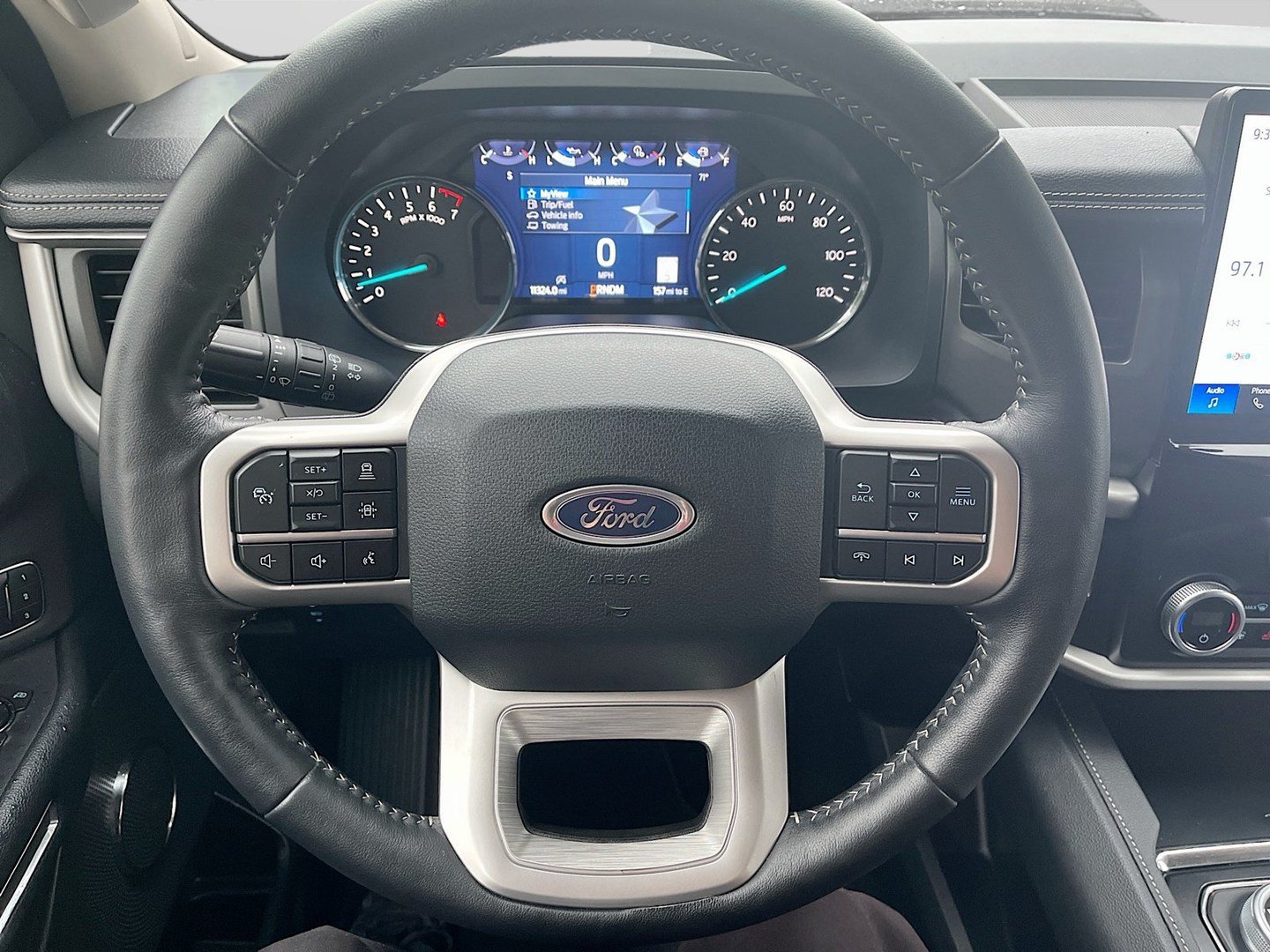 Used 2024 Ford Expedition XLT RWD image 11