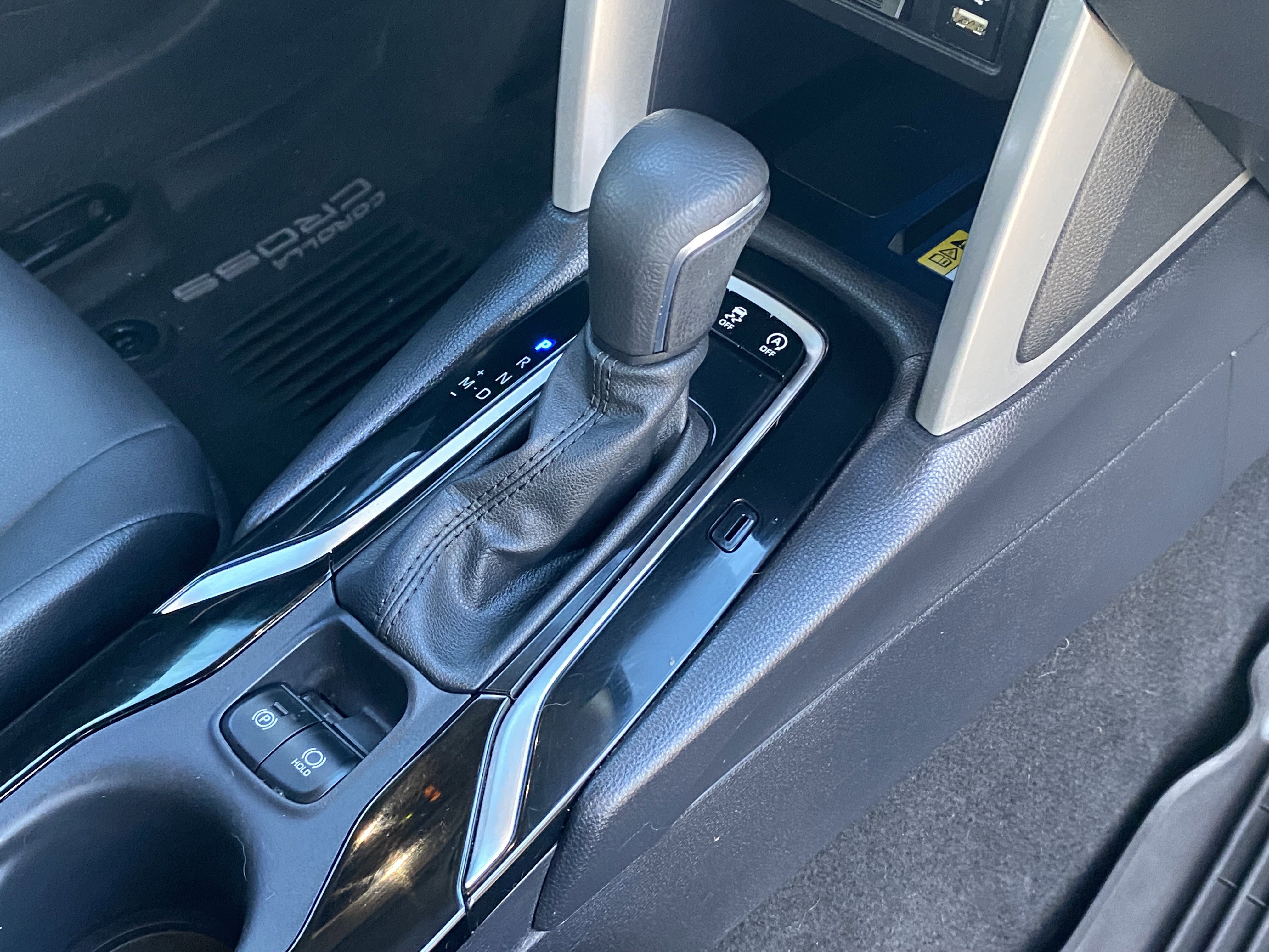 Used 2022 Toyota Corolla Cross XLE image 16