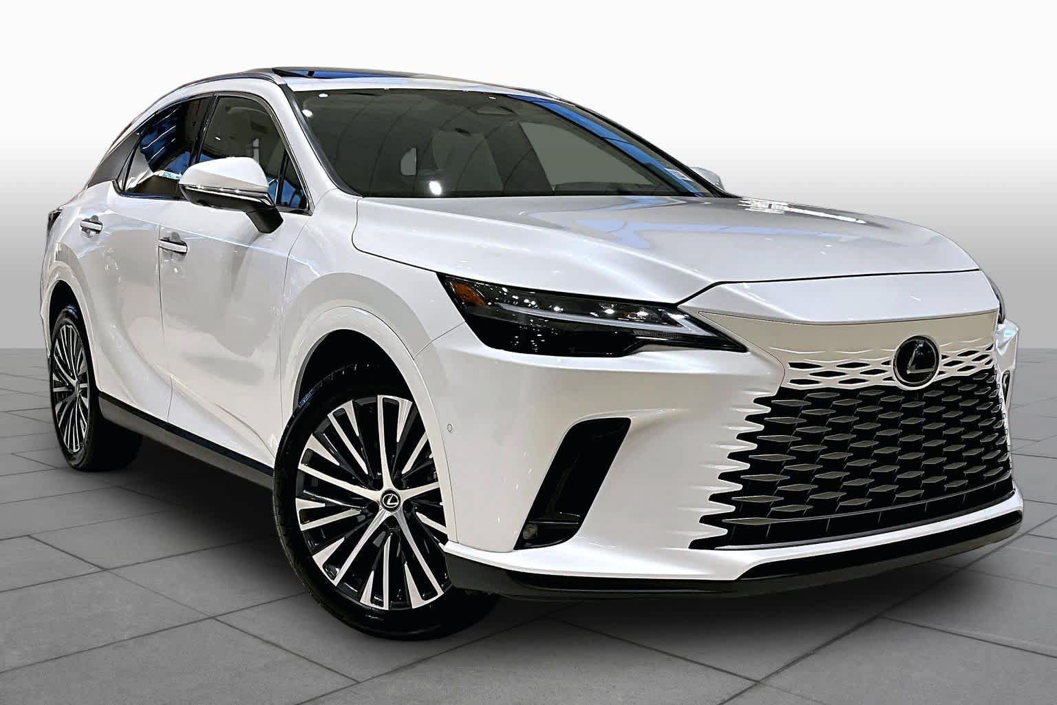 Used 2025 Lexus RX 350 w/ Convenience Package AWD/4WD image 2