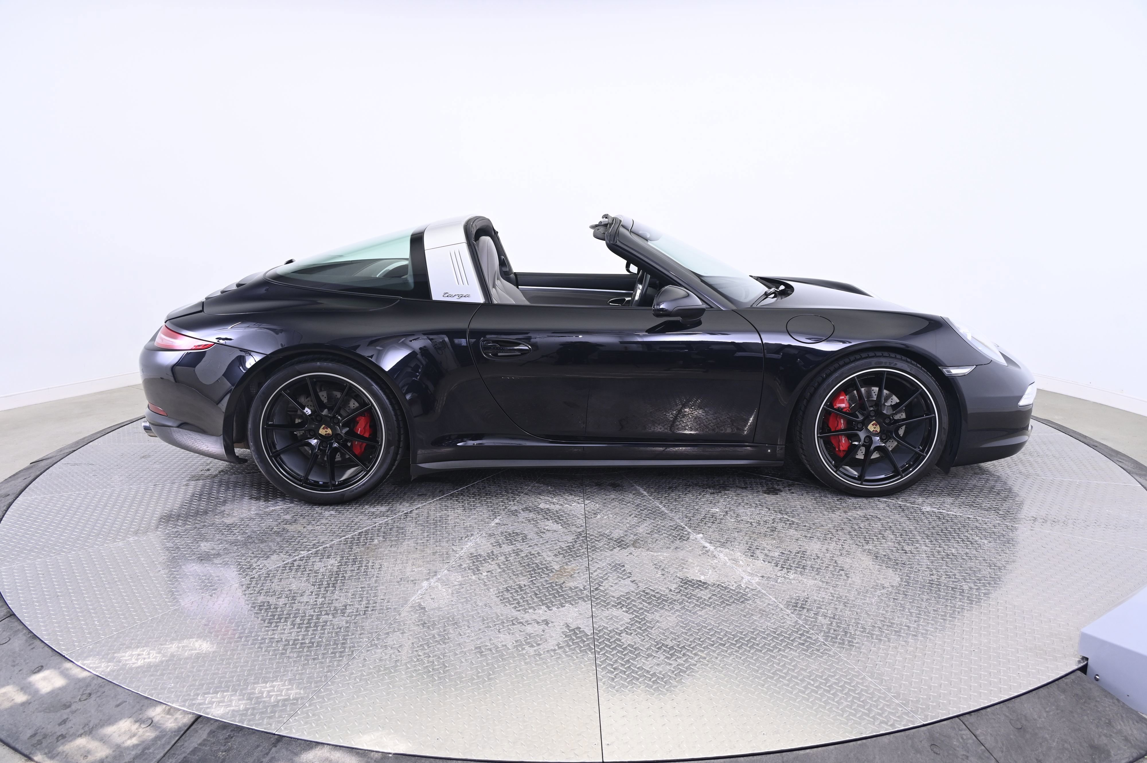 Used 2015 Porsche 911 Targa 4S image 8