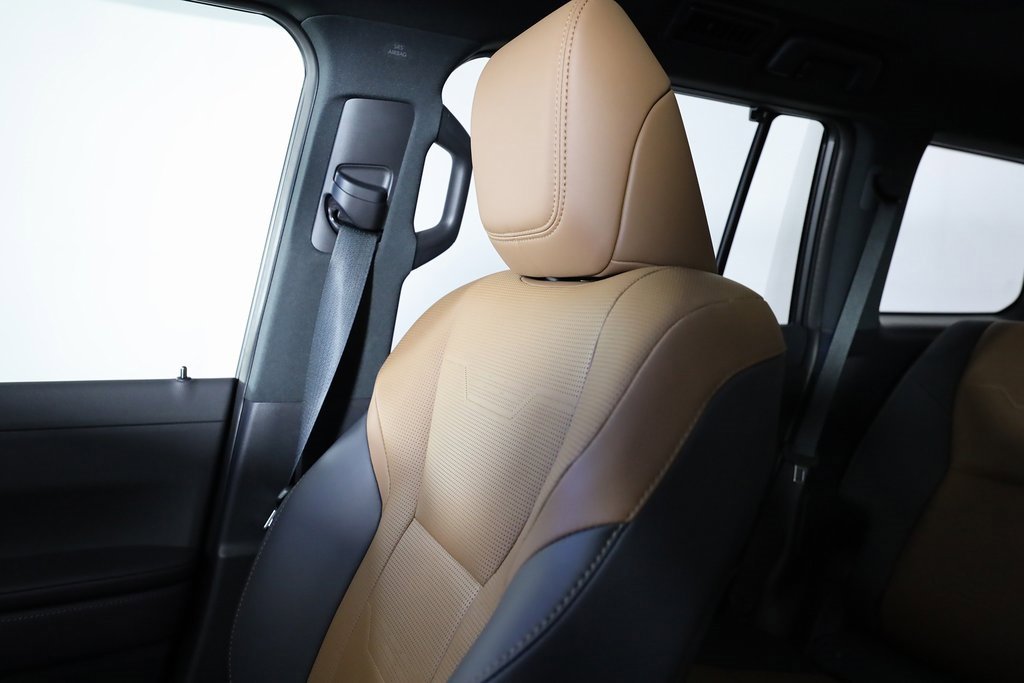 Used 2025 Lexus GX 550 w/ Accessory Package (2T) image 50