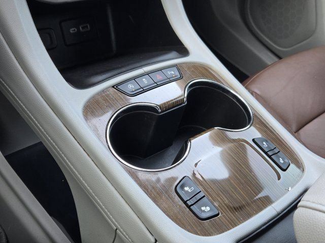 Used 2020 GMC Acadia SLE w/ Driver Convenience Package FWD image 20