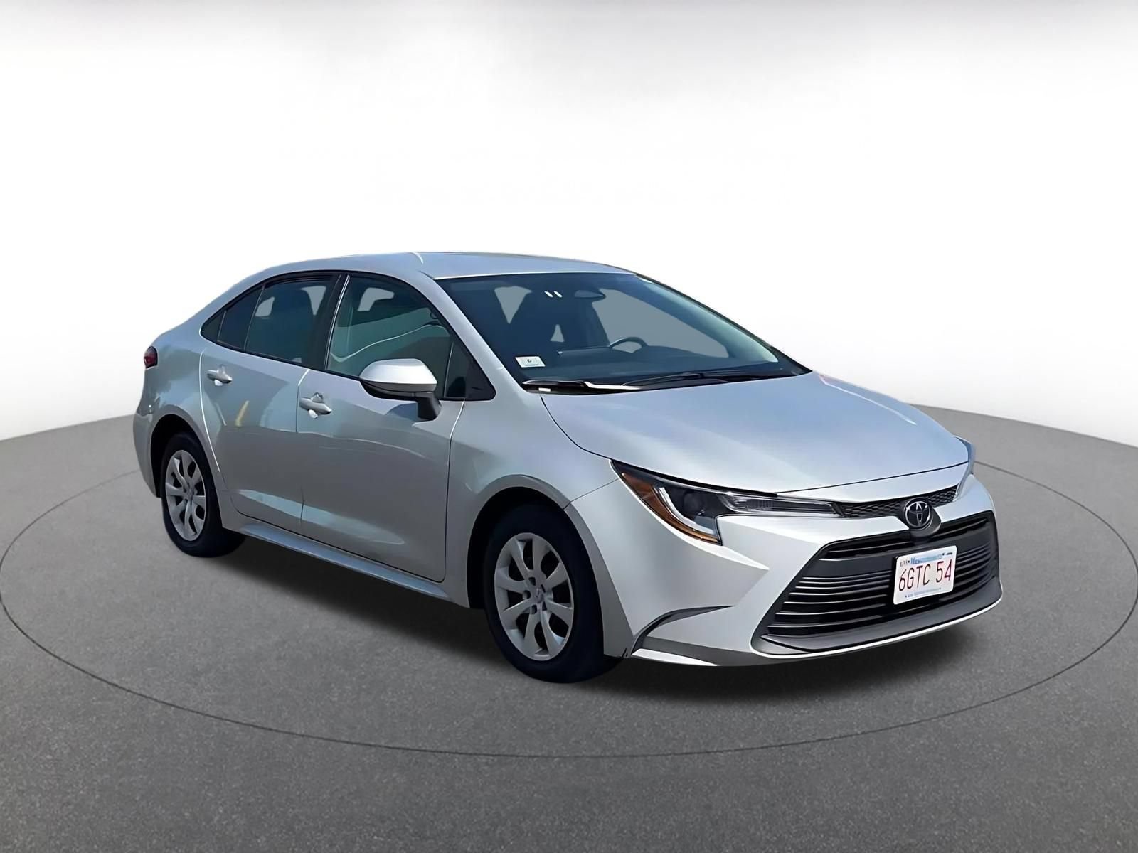 Used 2025 Toyota Corolla LE FWD image 3